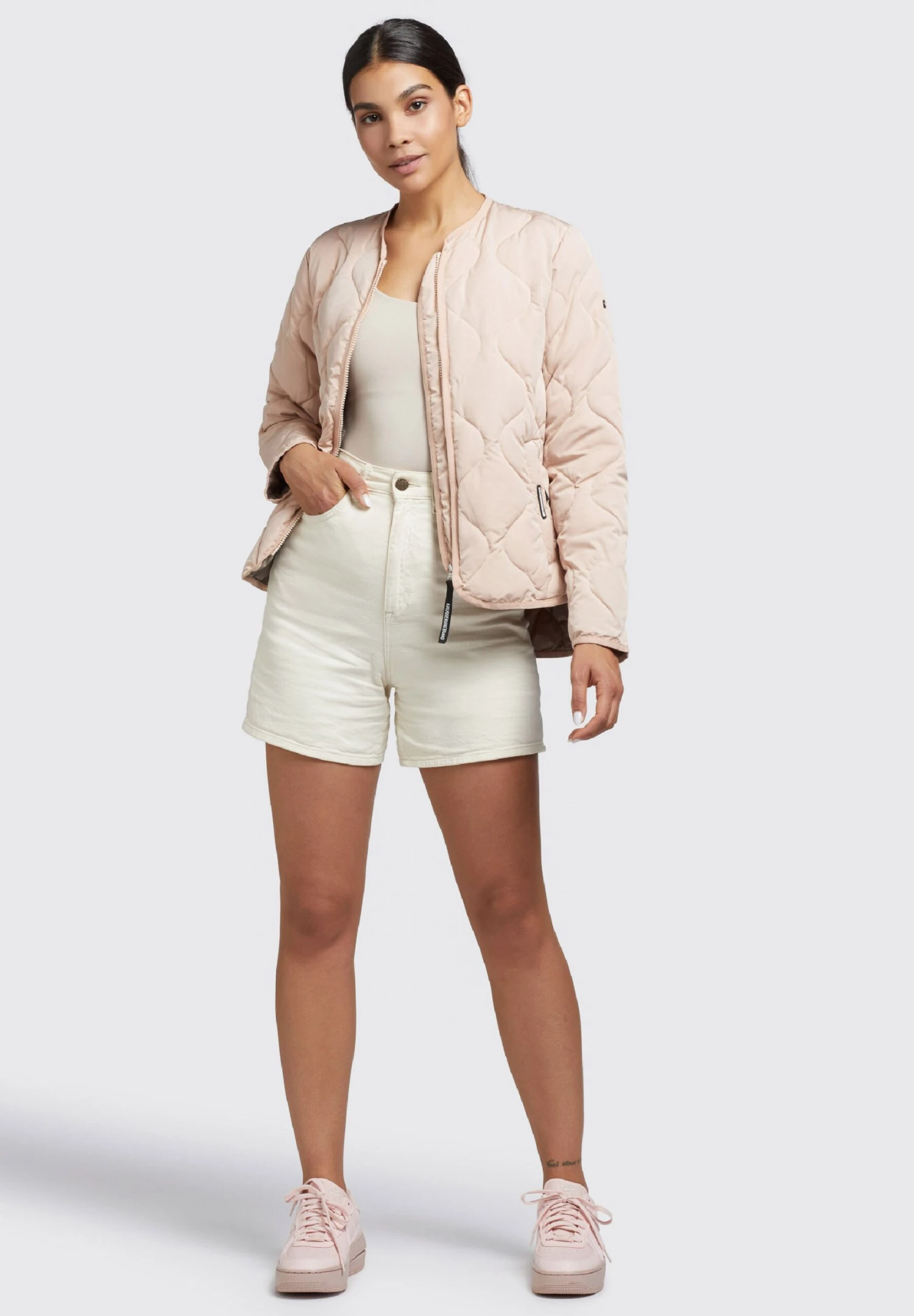 Khujo Alma - Jas - War-Pin 4 Khujo Alma - Jas - War-Pin - Afbeelding 2