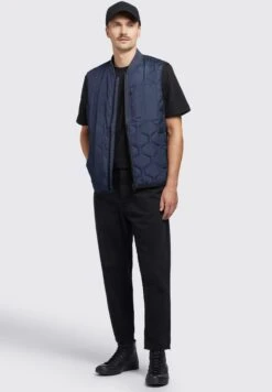 Khujo -Khujo 373829a3148b4a5889926adadb9d5cfa